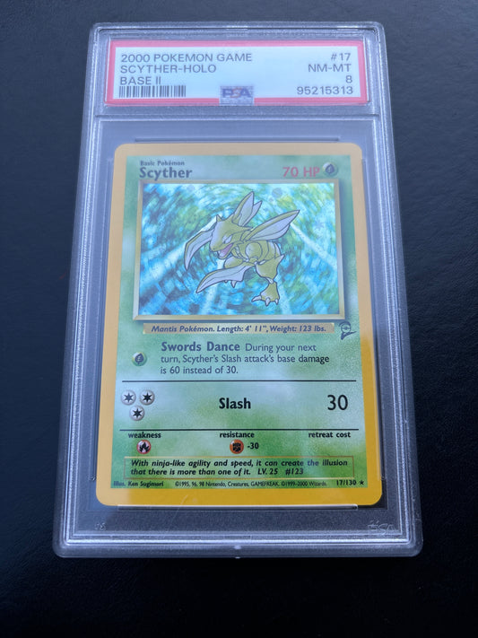 Pokémon Scyther Holo 17/130 Base Set 2 PSA 8 Englisch