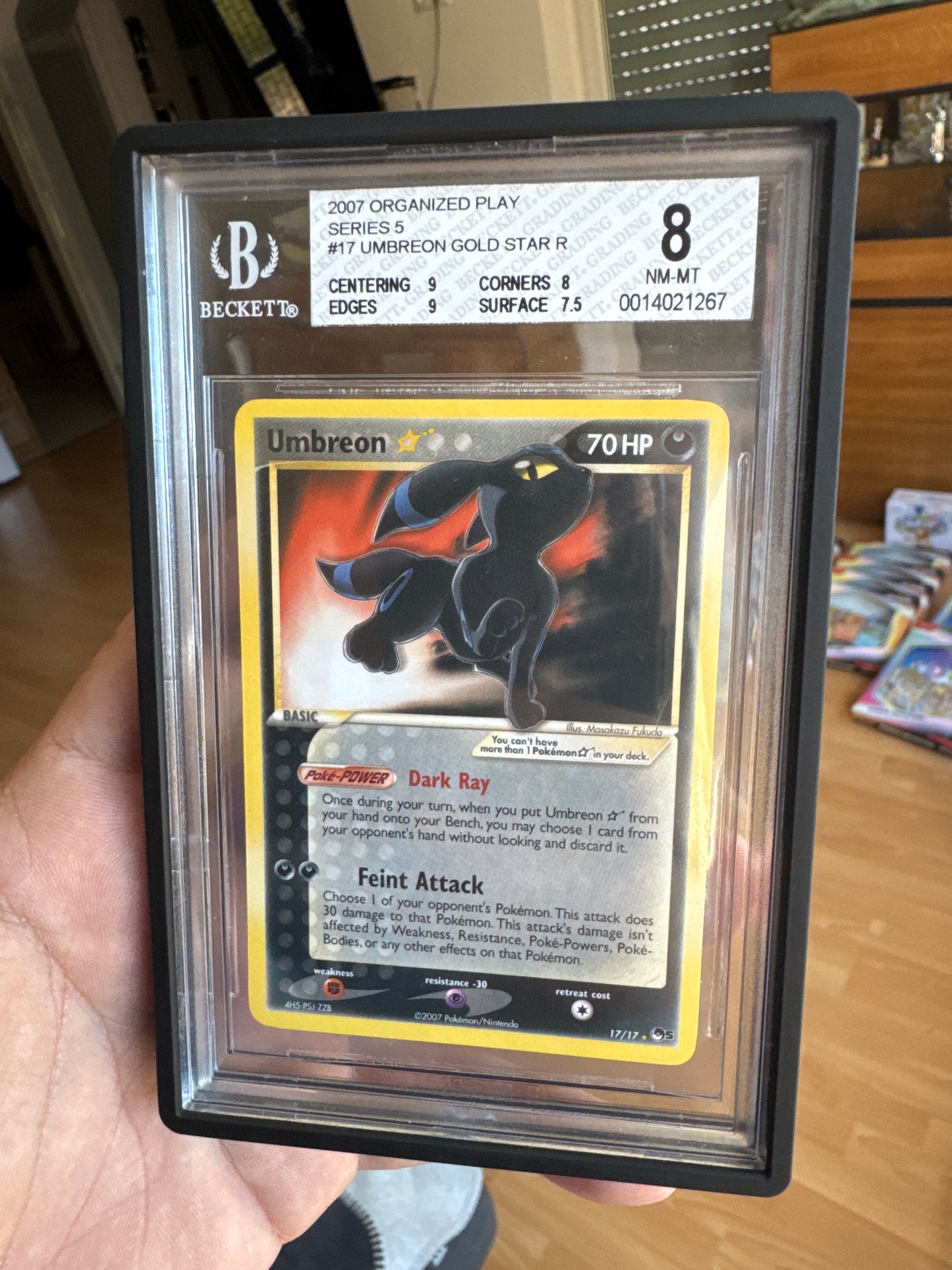 Umbreon Goldstar Beckett 8 17/17