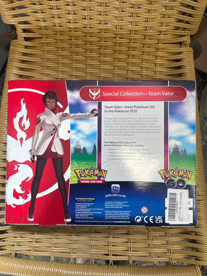 Pokémon Special Kollektion Box Team Valor
